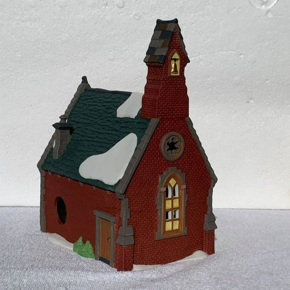 Dept 56 Dudden Cross Church Dickens Village Lighted Christmas Decoration - 1995 - Picture 11 of 12